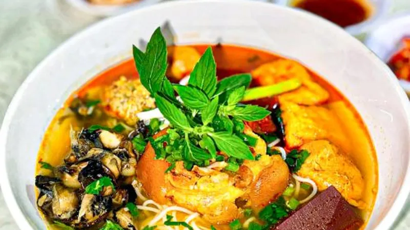 Món Bún Riêu Cua — khoá học Bếp Cô Linh